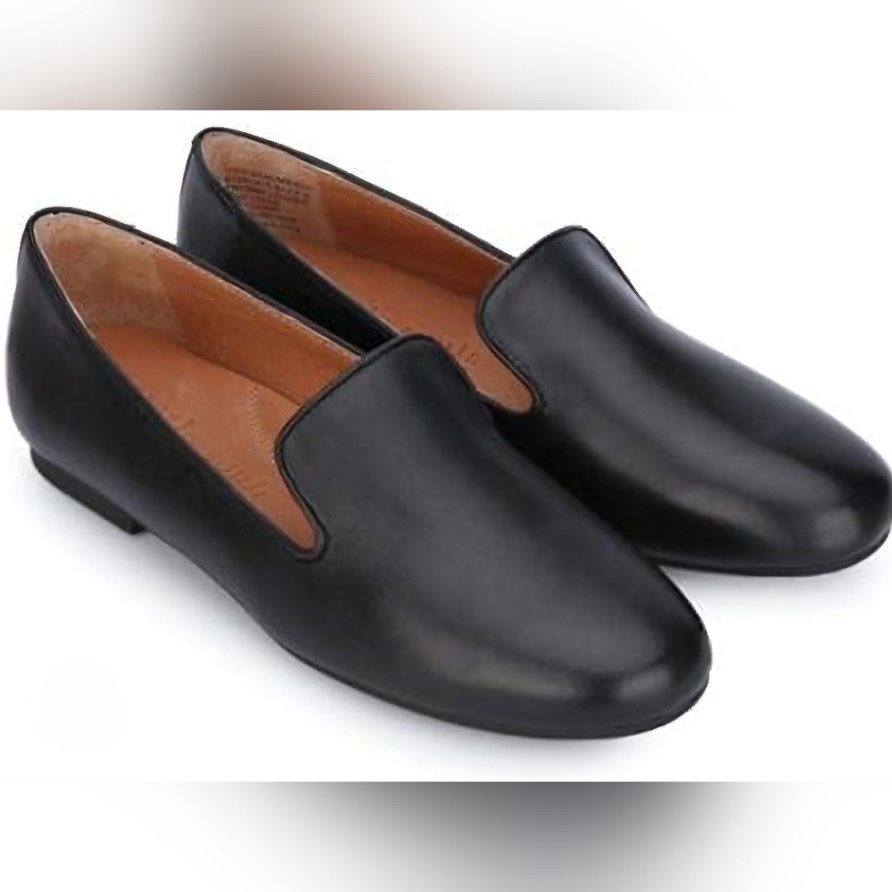 Gentle Souls By Kenneth Cole Black Leather Loafers with Minimalist Design 6.5